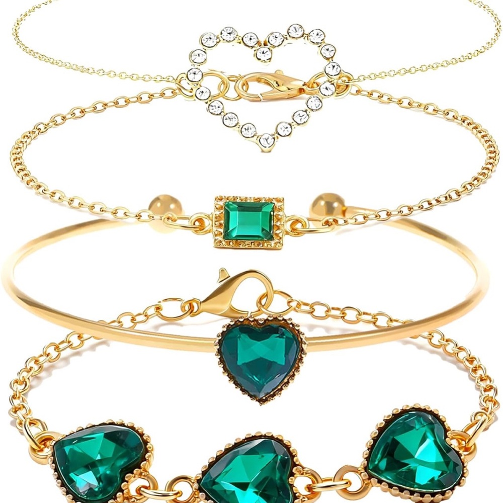 Elegant Gold and Green Heart Bracelet Set